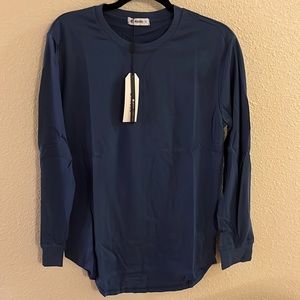 Men’s Navy Blue long sleeve crew neck  *New with Tag*